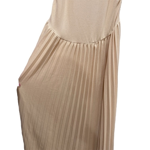 NWT REVOLVE Lioness Field of Dreams Maxi Dress Off Shoulder Pleated Oatmeal XL - Picture 16 of 16